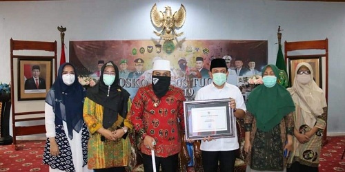 Kasus Malaria Turun, Walikota Bengkulu Terima Sertifikat dari Menteri Kesehatan